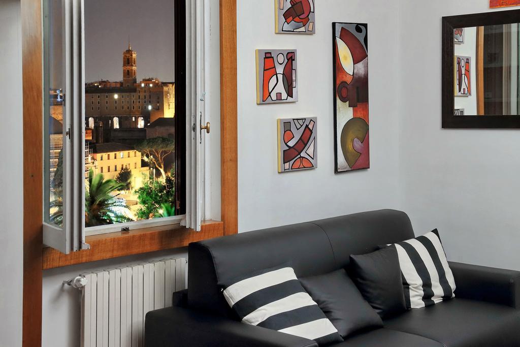 Fori Imperiali Apartment โรม ภายนอก รูปภาพ
